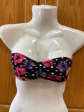 Pink Victoria’s Secret Strapless Bandeau Bra